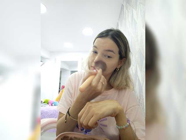 Live sex webcam photo for LarisaMaia #277202663