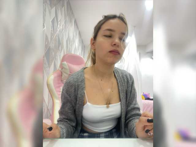 Live sex webcam photo for LarisaMaia #277523193