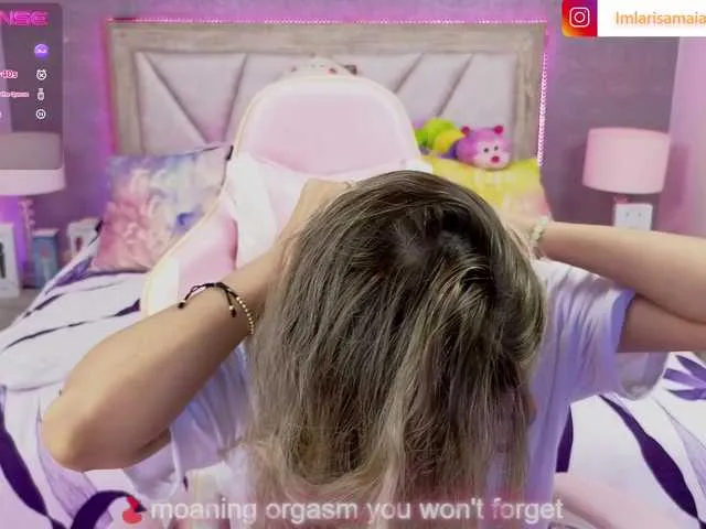 Live sex webcam photo for LarisaMaia #289942917