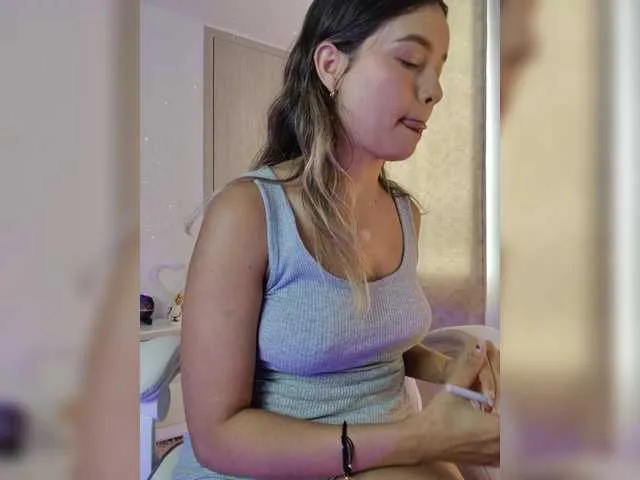 Live sex webcam photo for LarisaMaia #291881041