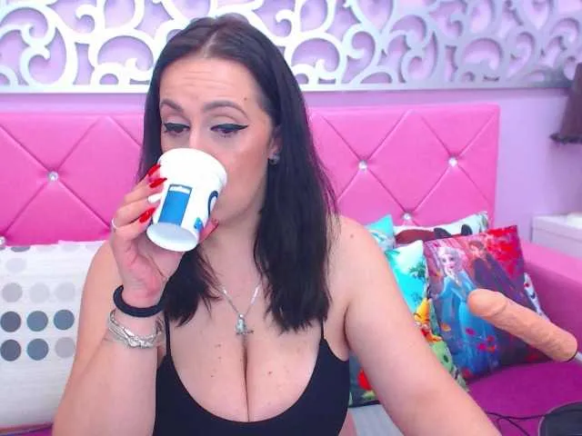 Live sex webcam photo for LarrrBlondy #271745087