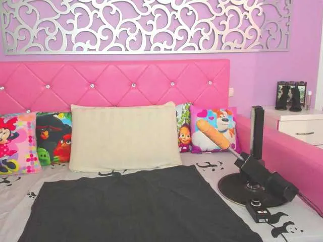 Live sex webcam photo for LarrrBlondy #273324913