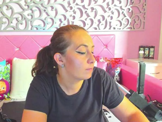 Live sex webcam photo for LarrrBlondy #273434866