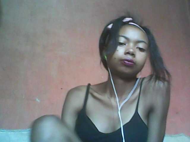 Live sex webcam photo for Laryose #272383534