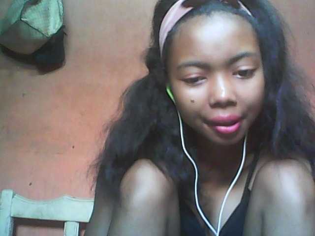 Live sex webcam photo for Laryose #272396297