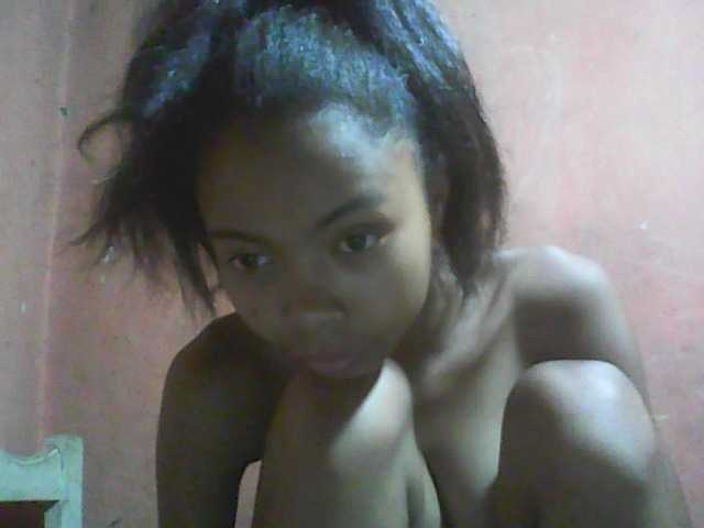 Live sex webcam photo for Laryose #272401593