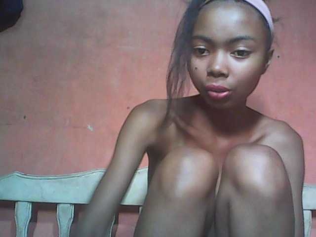 Live sex webcam photo for Laryose #272460704