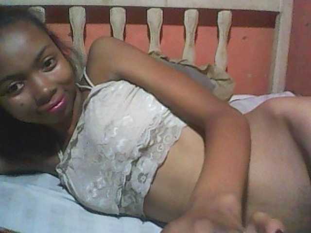 Live sex webcam photo for Laryose #272529849