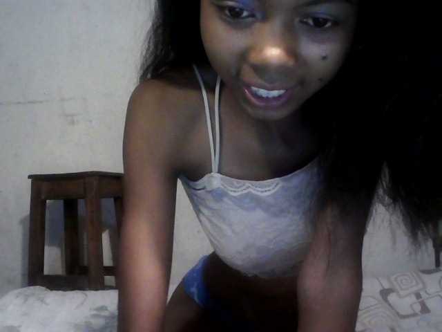 Live sex webcam photo for Laryose #272573541