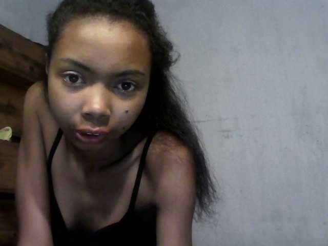 Live sex webcam photo for Laryose #272594057