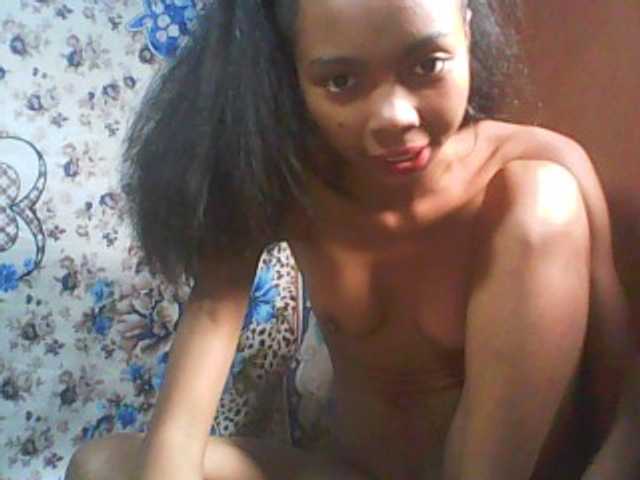 Live sex webcam photo for Laryose #272918220