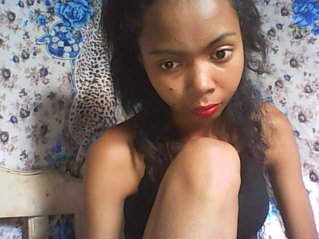 Live sex webcam photo for Laryose #272930376