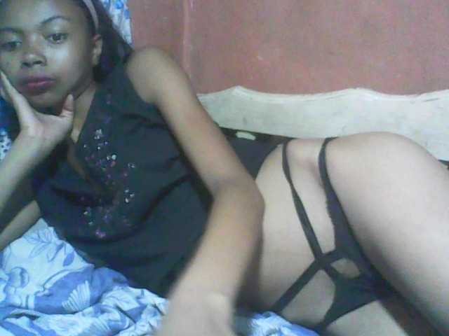 Live sex webcam photo for Laryose #272933326