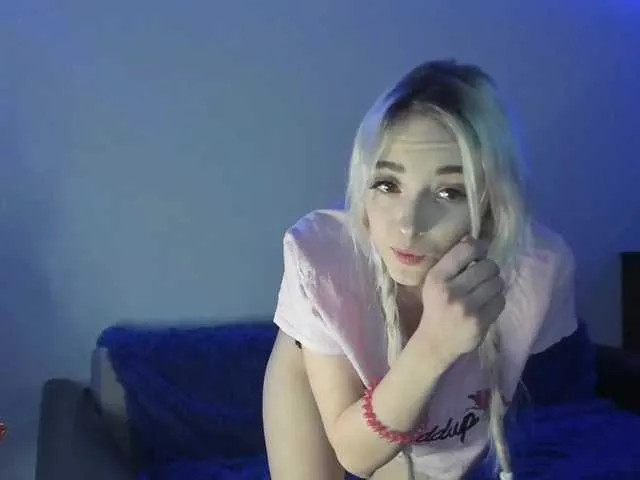 Live sex webcam photo for LassieAndNess #271874398