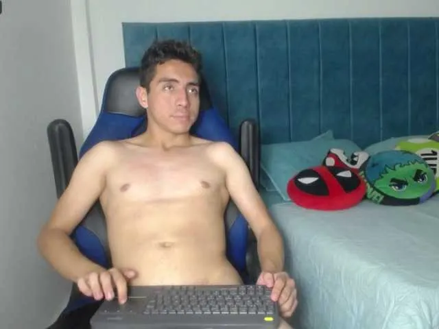 Live sex webcam photo for Latiin-boyy- #276167137