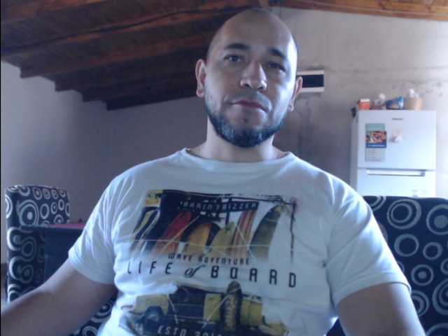 Live sex webcam photo for Latin-daddy #273215276