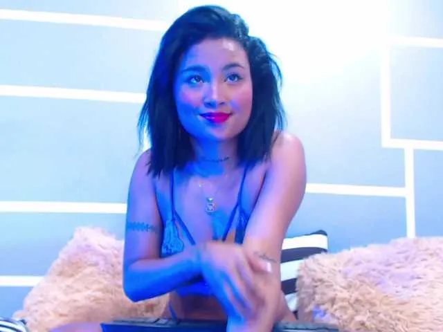 Live sex webcam photo for Laura-Castill #272752573