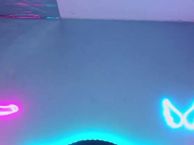 Live sex webcam photo for Laura-Wicked #277348436