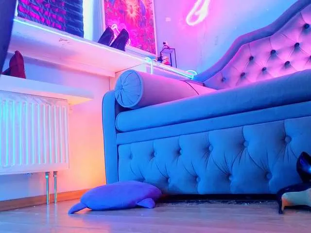 Live sex webcam photo for Laura-Wicked #286856968