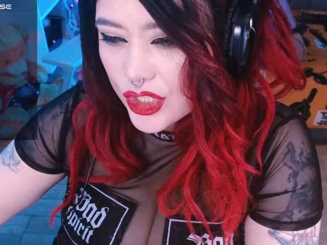 Live sex webcam photo for Laura-Wicked #290566582