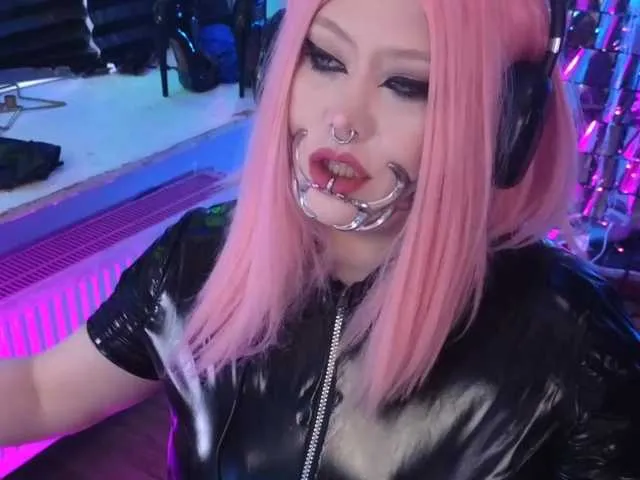 Live sex webcam photo for Laura-Wicked #290599635