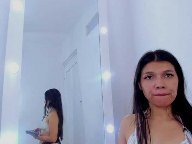 Live sex webcam photo for Laura-sc #277044780