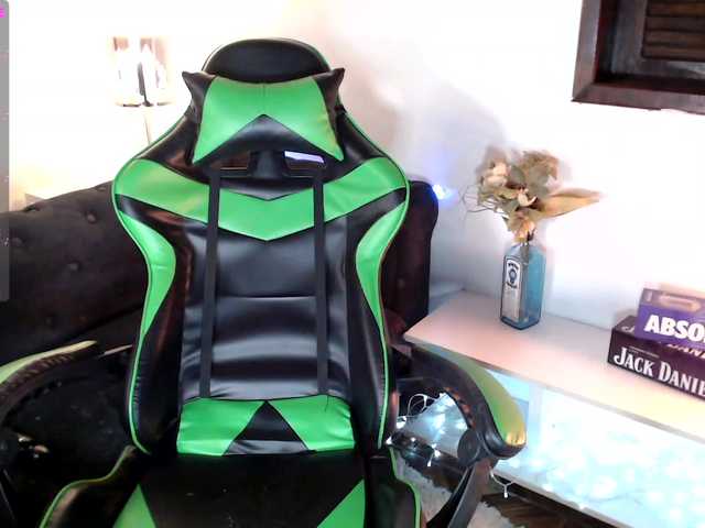 Live sex webcam photo for LauraColour #288039023