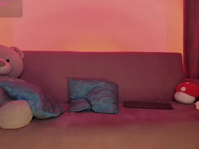 Live sex webcam photo for LauraHo #290770220