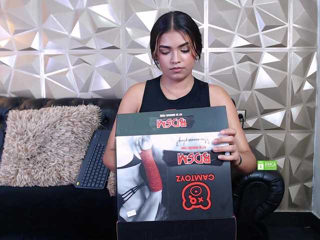 Live sex webcam photo for LauraKerry #276152488