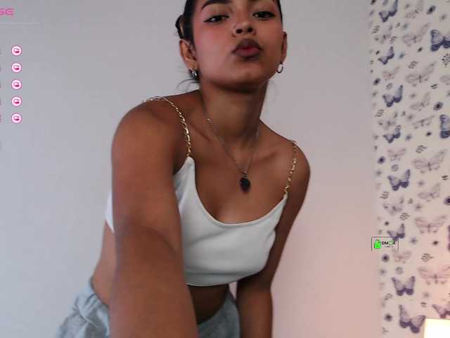 Live sex webcam photo for LauraKerry #276328236