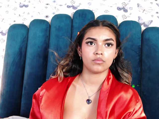 Live sex webcam photo for LauraKerry #276428407