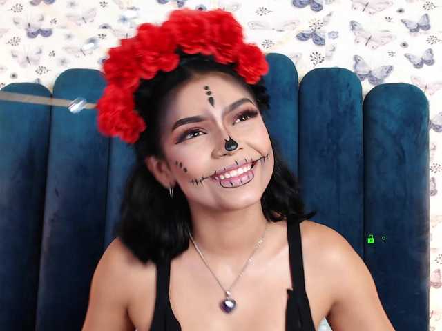 Live sex webcam photo for LauraKerry #276623175