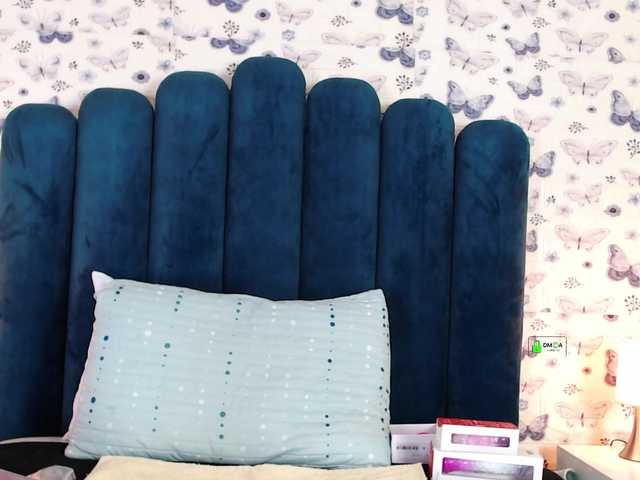 Live sex webcam photo for LauraKerry #276684473