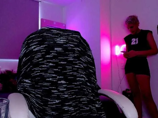 Live sex webcam photo for LauraR #276948902