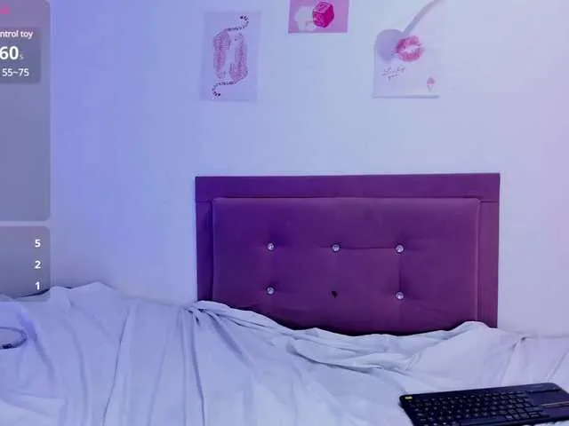 Live sex webcam photo for LauraRamirez4444 #290770357