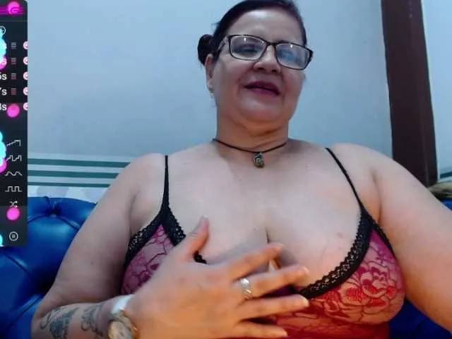 Live sex webcam photo for LauraRiley #272389916