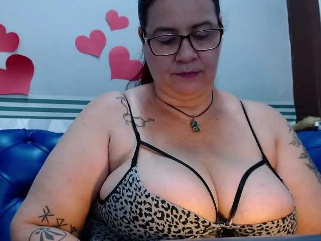 Live sex webcam photo for LauraRiley #272879393