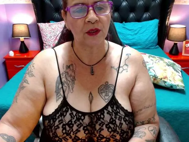 Live sex webcam photo for LauraRiley #277496474