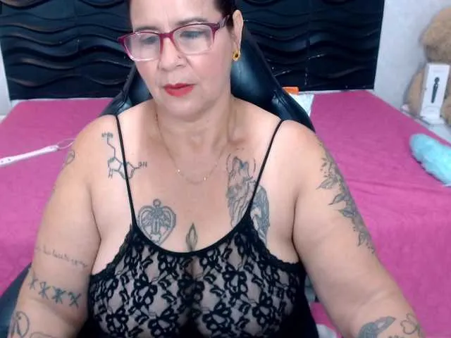 Live sex webcam photo for LauraRiley #290731472