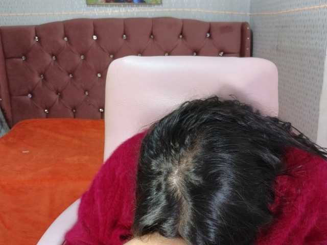 Live sex webcam photo for LauraRonda #289330313