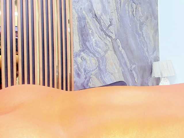 Live sex webcam photo for LauraSaenz01 #290471554