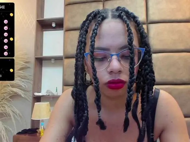 Live sex webcam photo for LauraSanchez1 #276811294