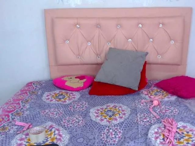 Live sex webcam photo for LauraShpyx #273732571