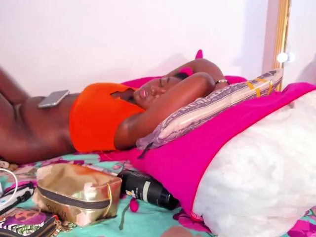 Live sex webcam photo for LauraThayer #274530050