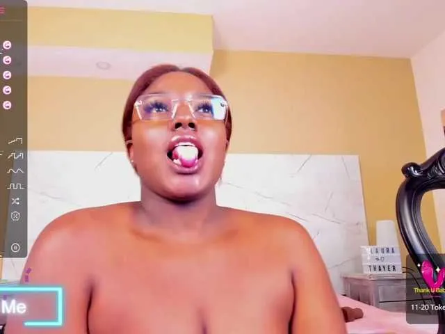 Live sex webcam photo for LauraThayer #277548654