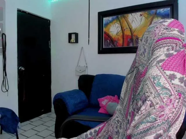 Live sex webcam photo for Laurahoot20 #291664274