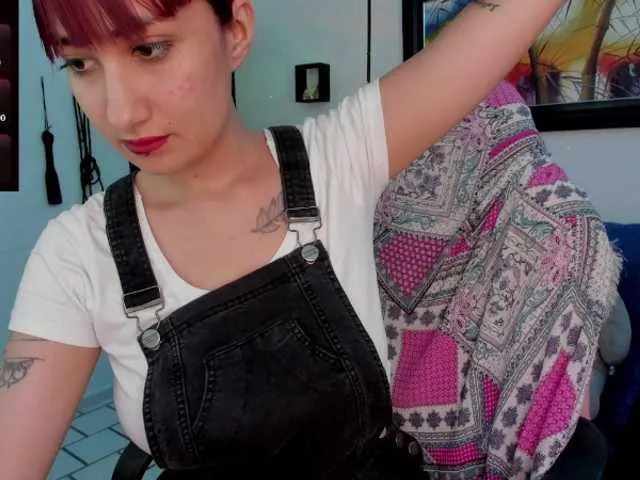 Live sex webcam photo for Laurahoot20 #291714051