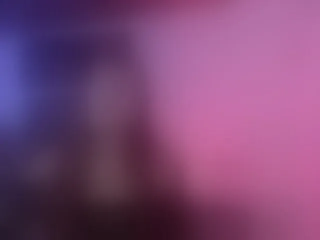 Live sex webcam photo for Laurahoot20 #293694060
