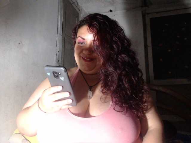 Live sex webcam photo for Lauramoon38 #273567255