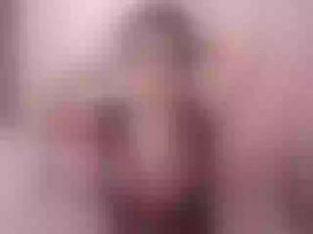 Live sex webcam photo for Lauratoro #275607743